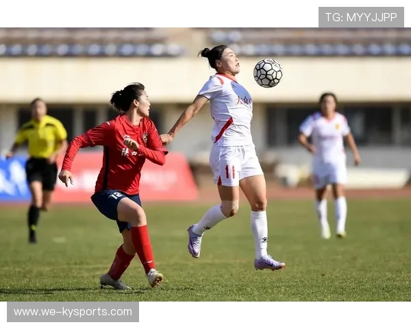 女足比赛赛场情绪激动，球员斗志昂扬，女足赛后情绪低落